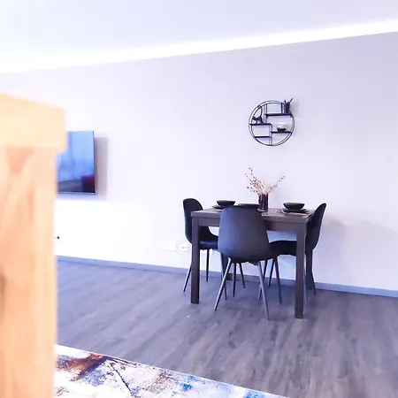 Terminal Design - Terrasse & Waipu Tv, Nahe Stuttgart Messe & Boeblingen Apartamento