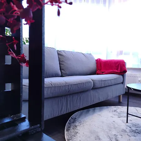 Terminal Design - Terrasse & Waipu Tv, Nahe Stuttgart Messe & Boeblingen * Steinenbronn