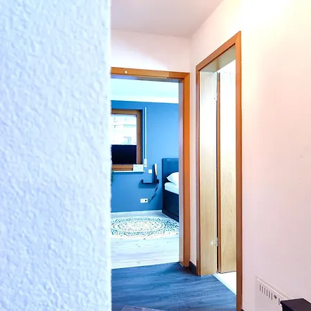 Terminal Design - Terrasse & Waipu Tv, Nahe Stuttgart Messe & Boeblingen *