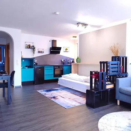 Terminal Design - Terrasse & Waipu Tv, Nahe Stuttgart Messe & Boeblingen