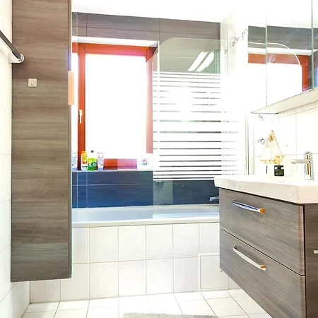 Terminal Design - Terrasse & Waipu Tv, Nahe Stuttgart Messe & Boeblingen *